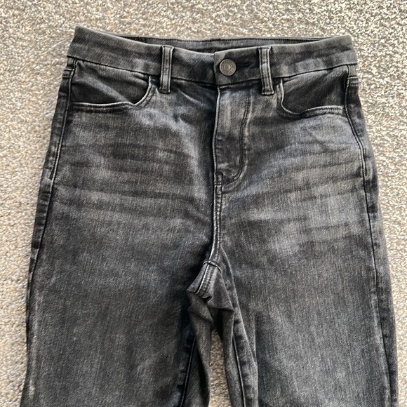 Women’s American Eagle Hi-Rise Black Denim Jeggings. Size 4. - Picture 2 of 10